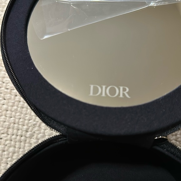 Dior Vanity Case w/mirror - NEW - Picture 4 of 6
